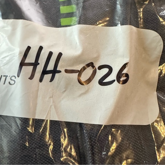 Hugo Boss Luxury Short Sleeve Polo Size Large Slim Fit in Black Patterned Detail - Picture 8 of 8